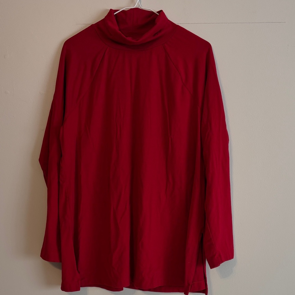 J. Jill Woman’s  Luxe Supima maroon Turtleneck Tunic. LP.